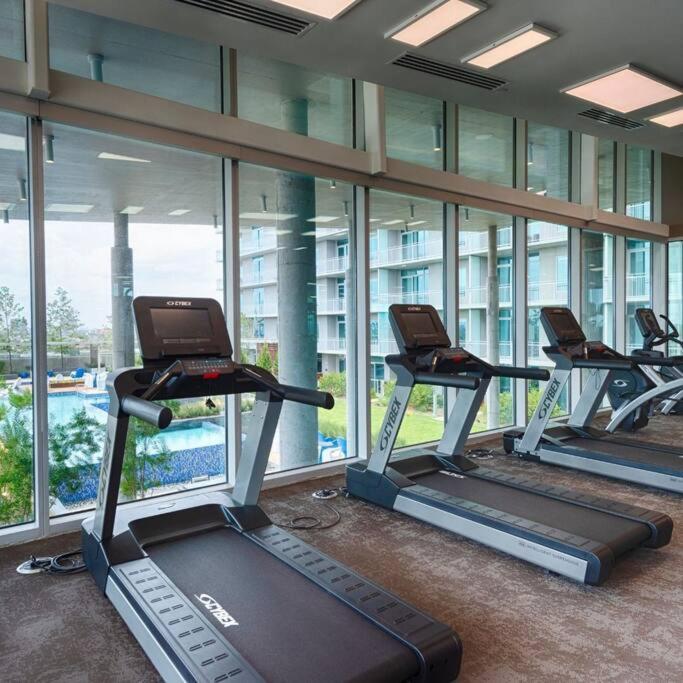 Luxury Highrise In Midtown - Skyline Views And Chic Decor Apartment Houston Exterior photo