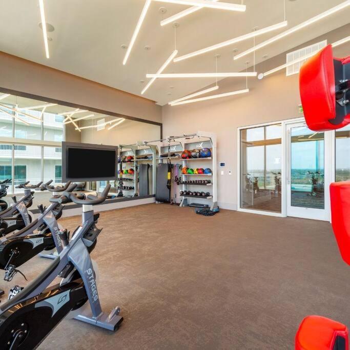 Luxury Highrise In Midtown - Skyline Views And Chic Decor Apartment Houston Exterior photo