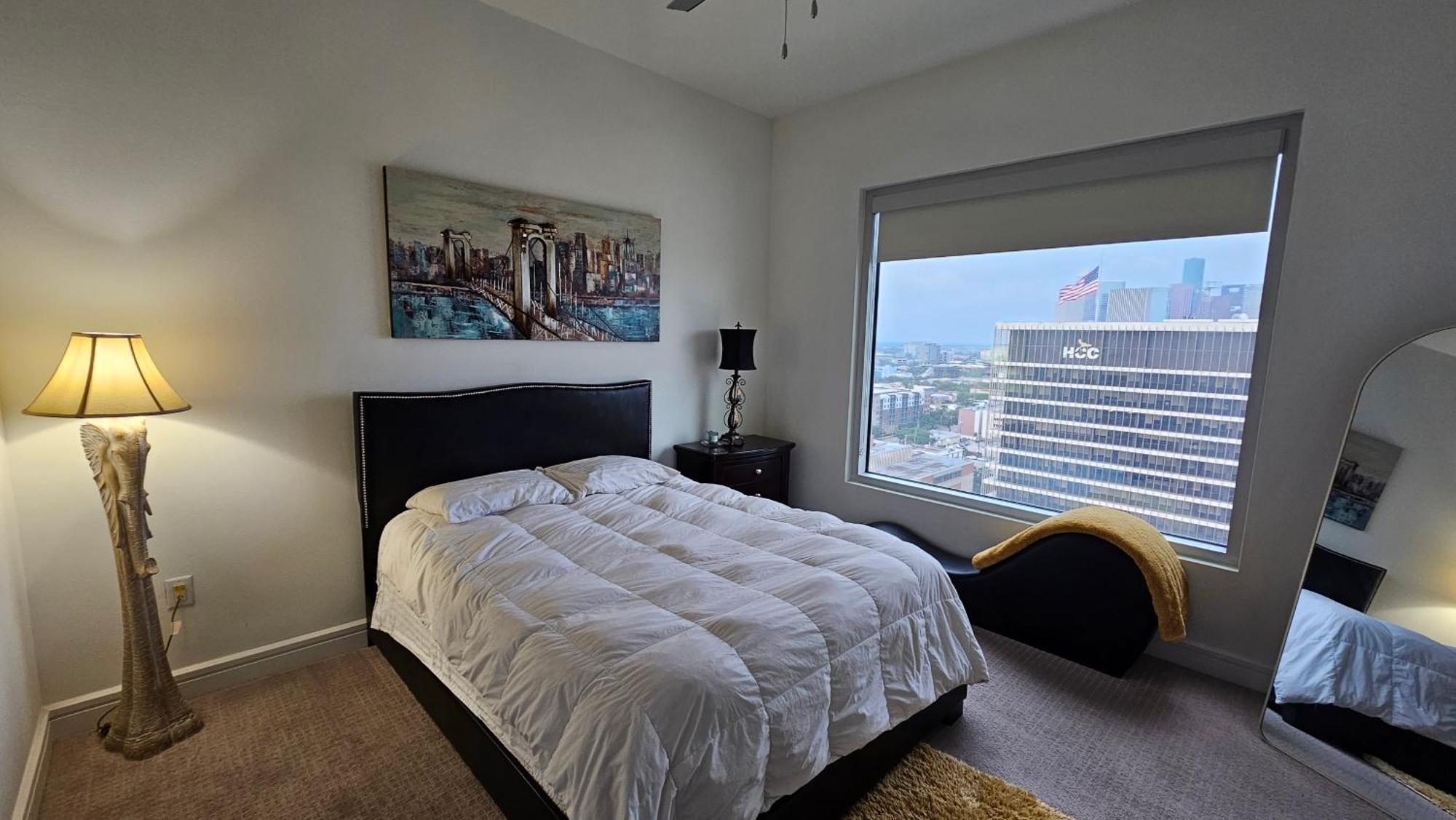 Luxury Highrise In Midtown - Skyline Views And Chic Decor Apartment Houston Exterior photo