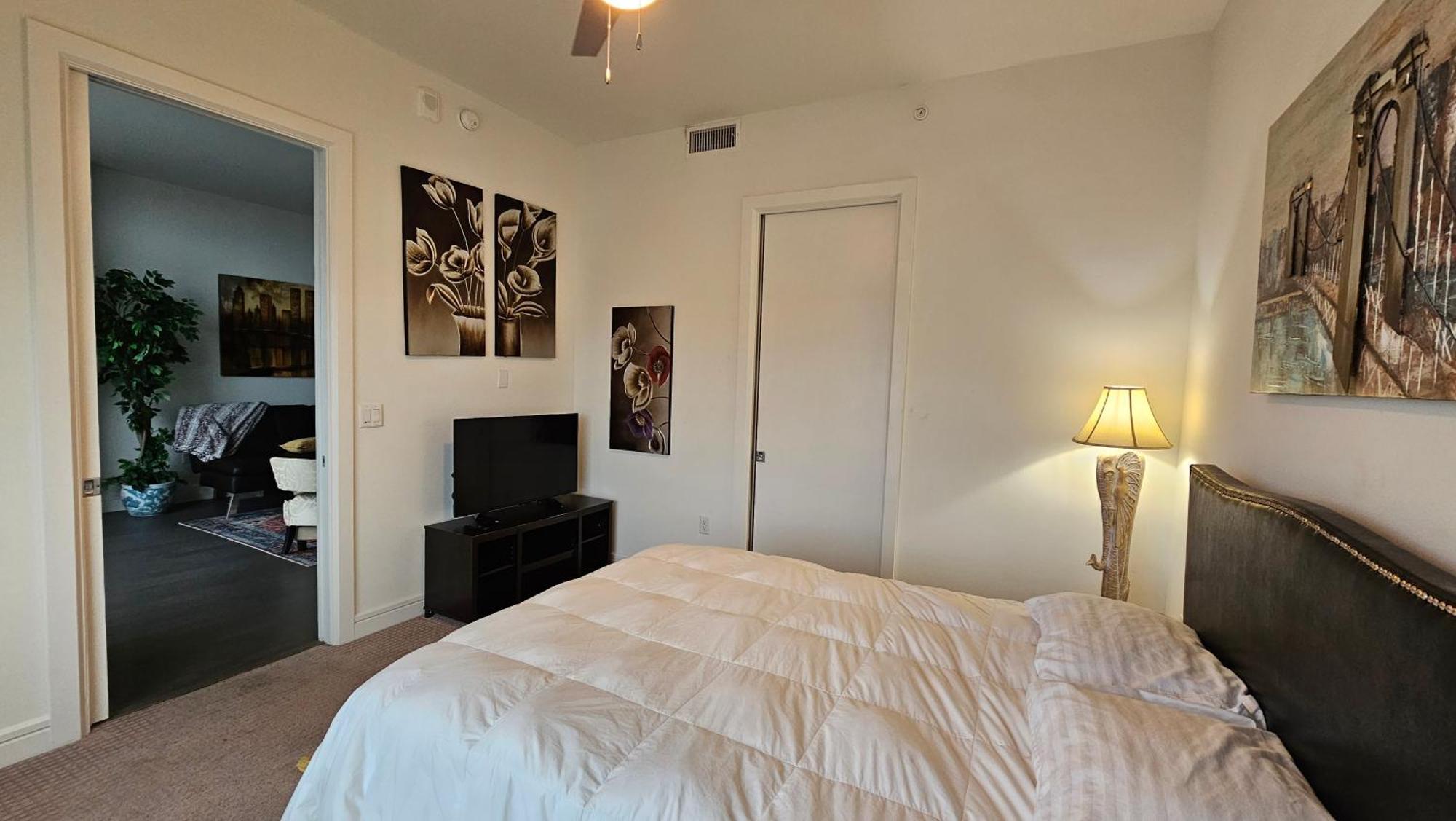 Luxury Highrise In Midtown - Skyline Views And Chic Decor Apartment Houston Exterior photo