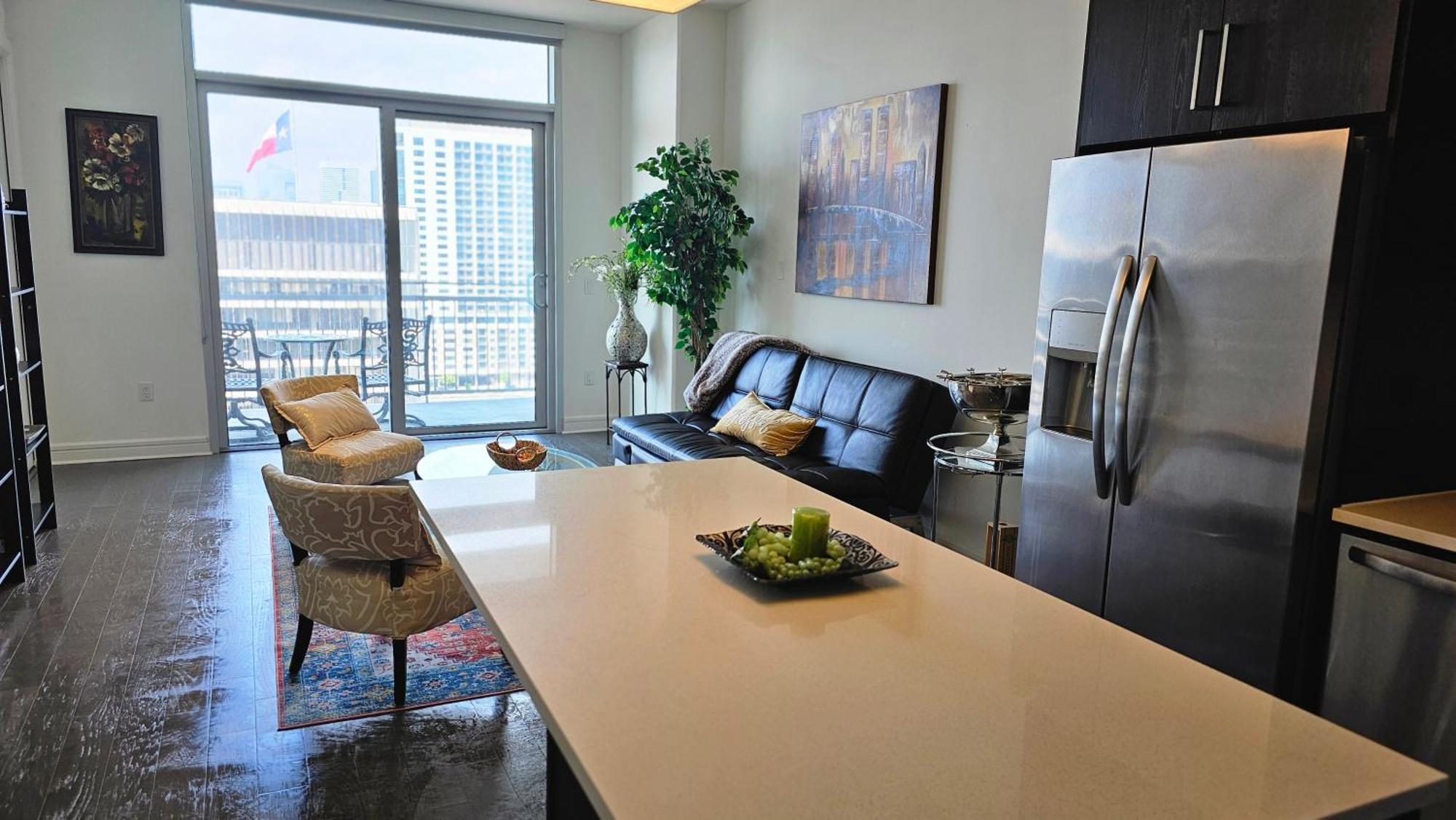 Luxury Highrise In Midtown - Skyline Views And Chic Decor Apartment Houston Exterior photo