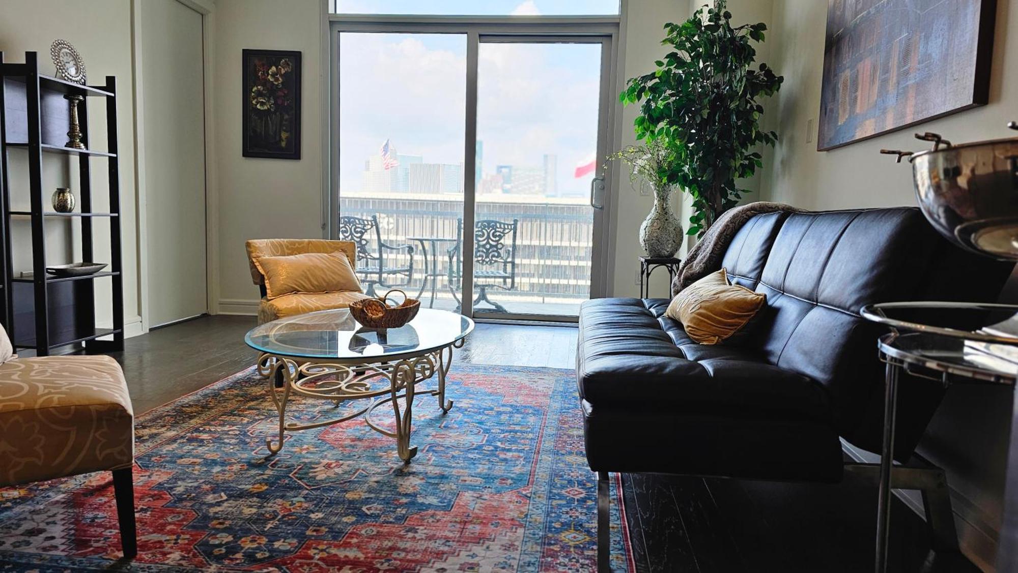 Luxury Highrise In Midtown - Skyline Views And Chic Decor Apartment Houston Exterior photo